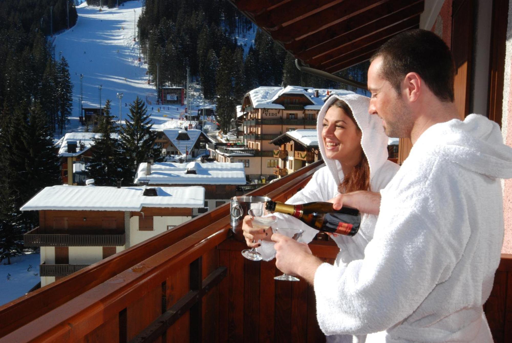 Hotel Cristiania Madonna di Campiglio Ngoại thất bức ảnh