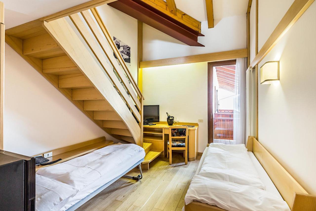Hotel Cristiania Madonna di Campiglio Ngoại thất bức ảnh